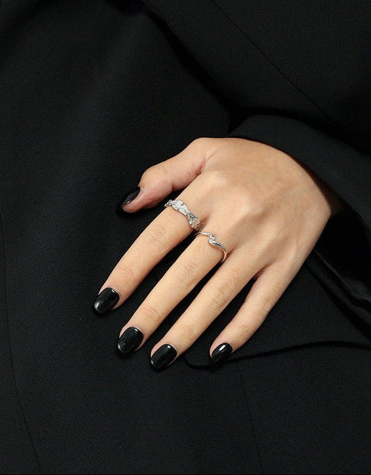 Minimalist Wave Twist Ring - Minimal Marks