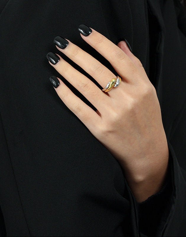 Minimalist Wave Twist Ring - Minimal Marks