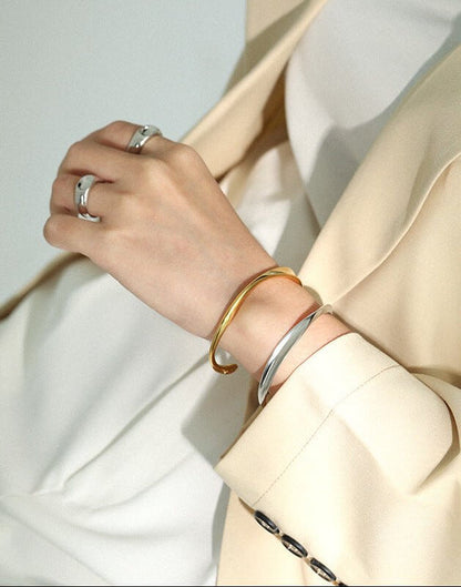 Irregular Wave Bangle - Minimal Marks