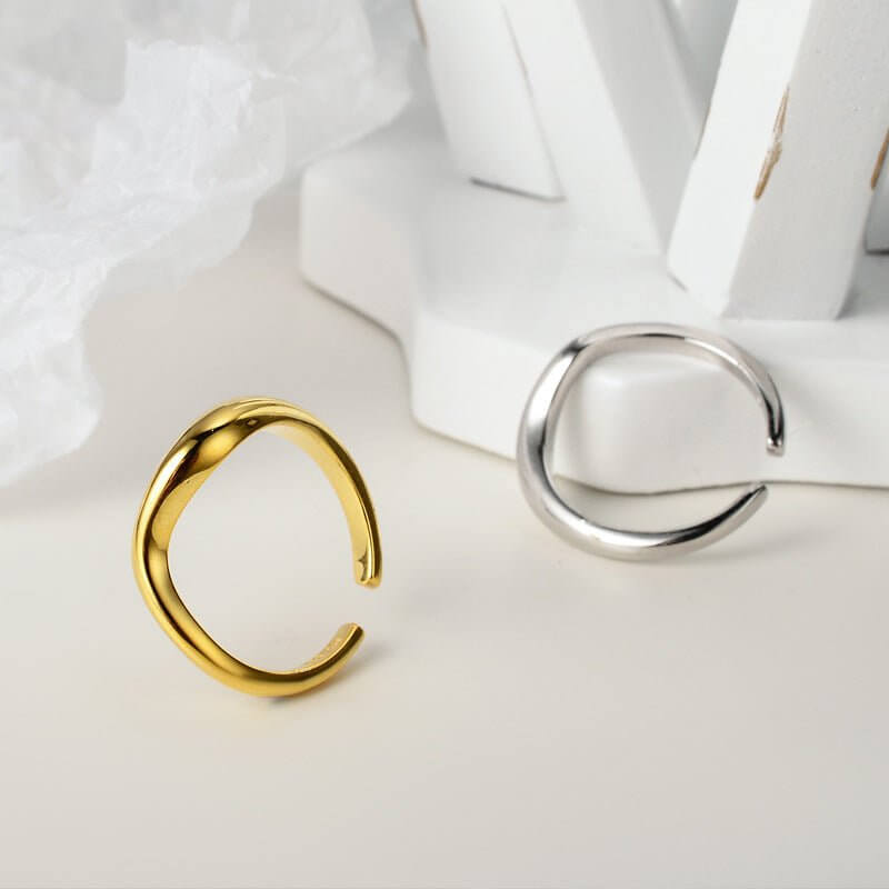 Simple Wave Ring - Minimal Marks
